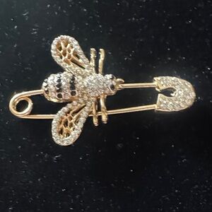Pin  bee crystals